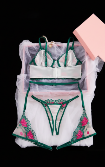 Lingerie Sexy in Rete – Completo Uniforme Verde